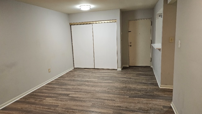 Photo - 8501 Barrington Ct Unidad B