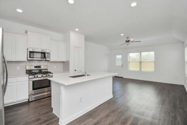 Photo - 15801 Macroom Dr