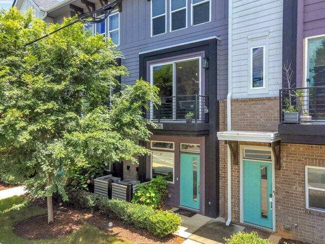 Photo - 1005 E 36th St