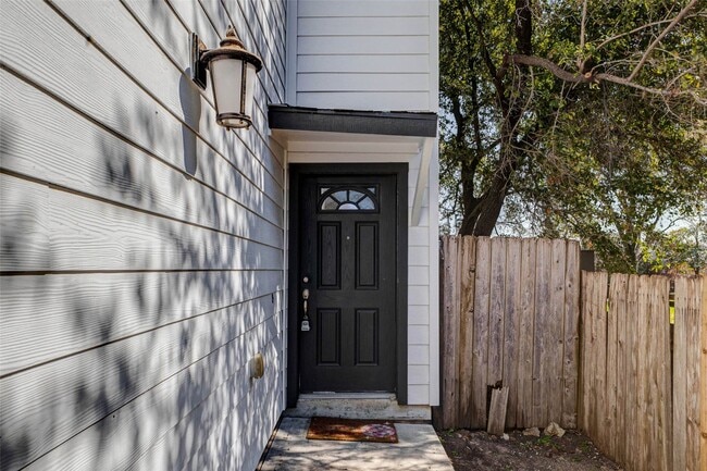 Photo - 4834 Hollow Hook Rd Unit A