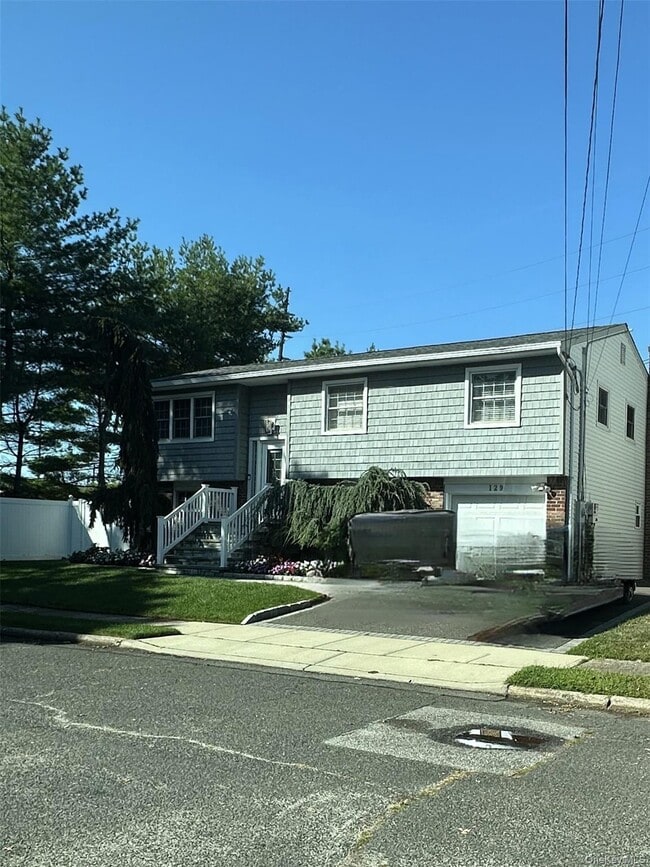 Building Photo - 129 N 10th St Rental