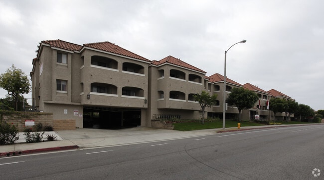 Yorktown Apartments