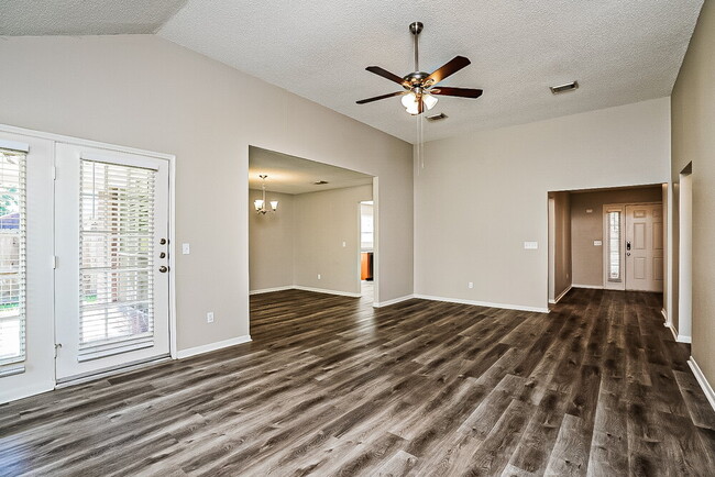 Photo - 3909 Spring Meadow Dr