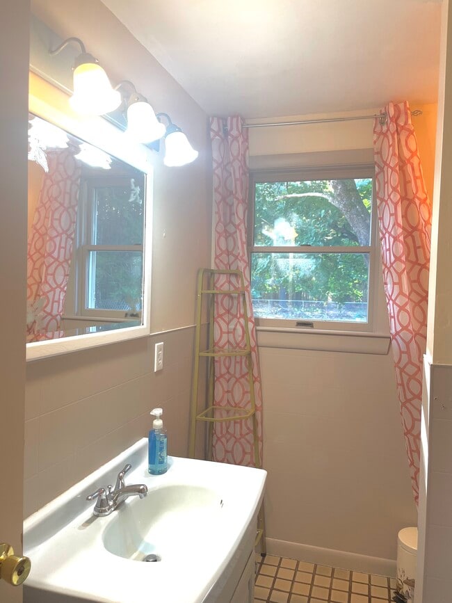 Photo - 557 Brunswick St
