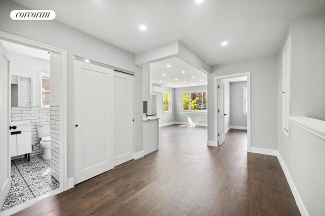 Photo - 224 W 252nd St