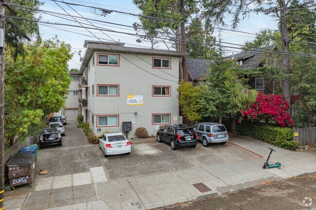 Building Photo - 2732 Benvenue Ave Rental