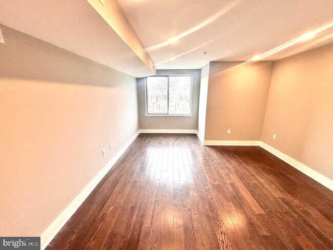 Photo - 3255 Ridge Ave