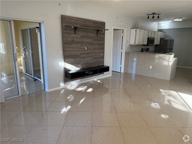 Building Photo - 6400 Aragon Way Rental