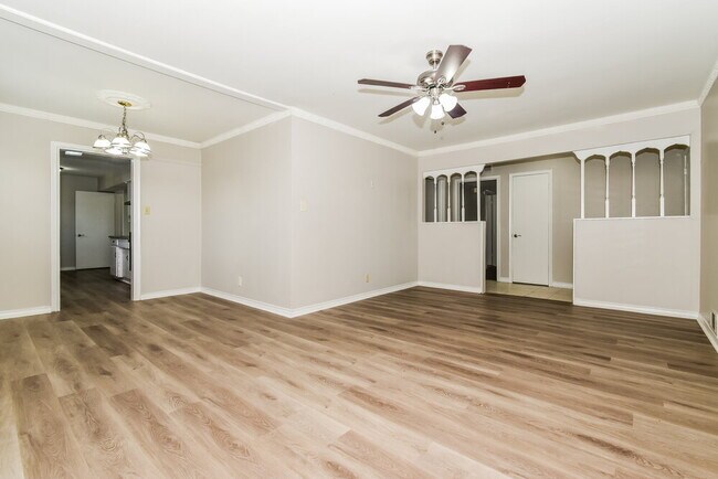 107 W Rio Grande St