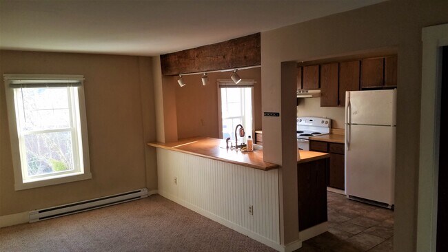 Photo - 9 Pleasant St Unit Apartment C