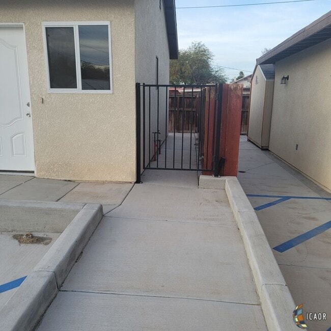 Photo - 423 S Imperial Ave