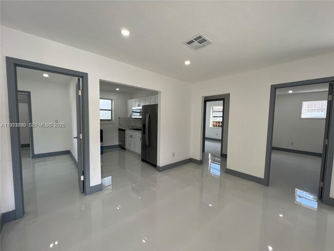 Photo - 2441 NW 32nd St Unit 1