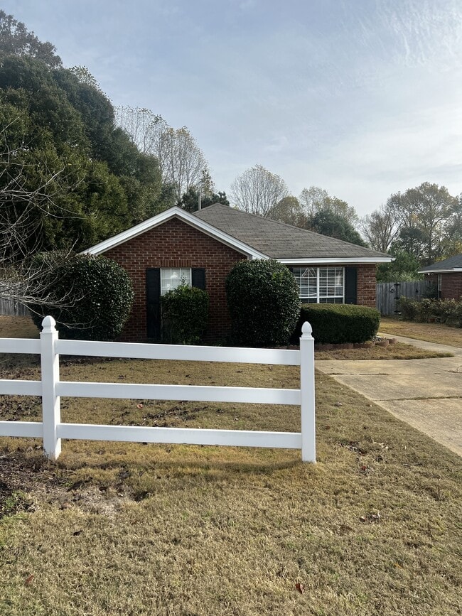 801 Cottage Ln