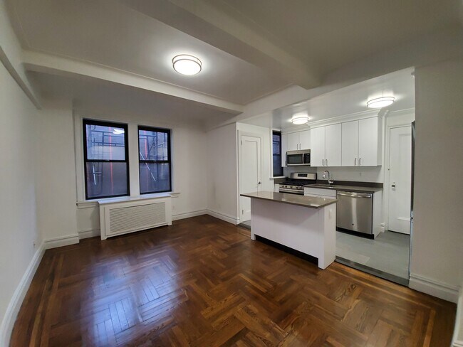 Photo - 25 W 68th St Unidad 5B