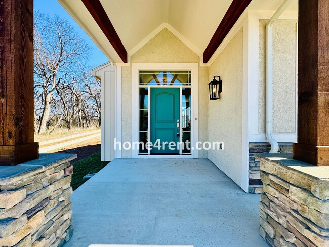 Photo - Nearly New Luxury Home in Blue Valley Schools!
