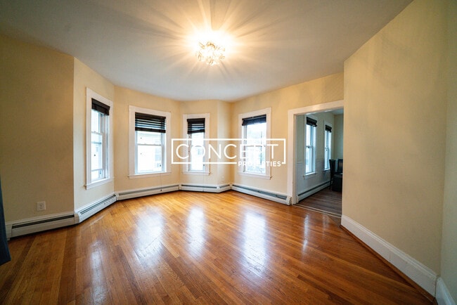 Building Photo - 376 Medford St Unit 2 Rental