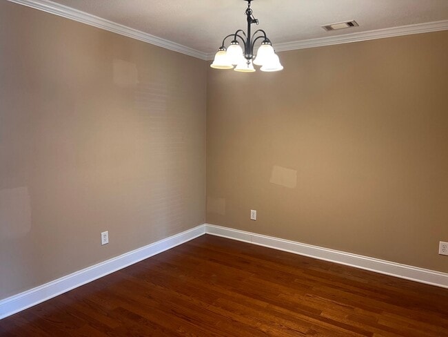 Photo - 911 Bryan Cir