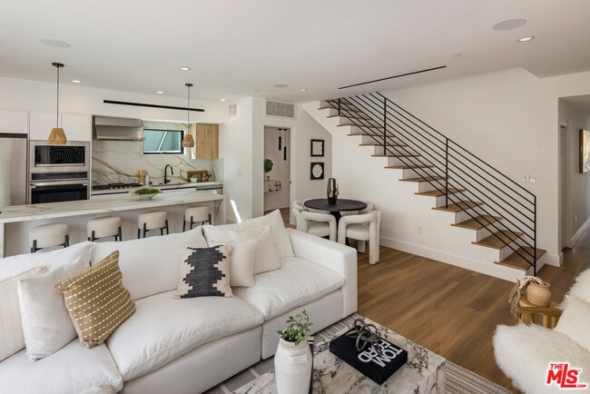 Photo - 1247 1/2 W Bellevue Ave