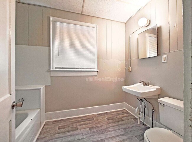2513 Date St Unit 2