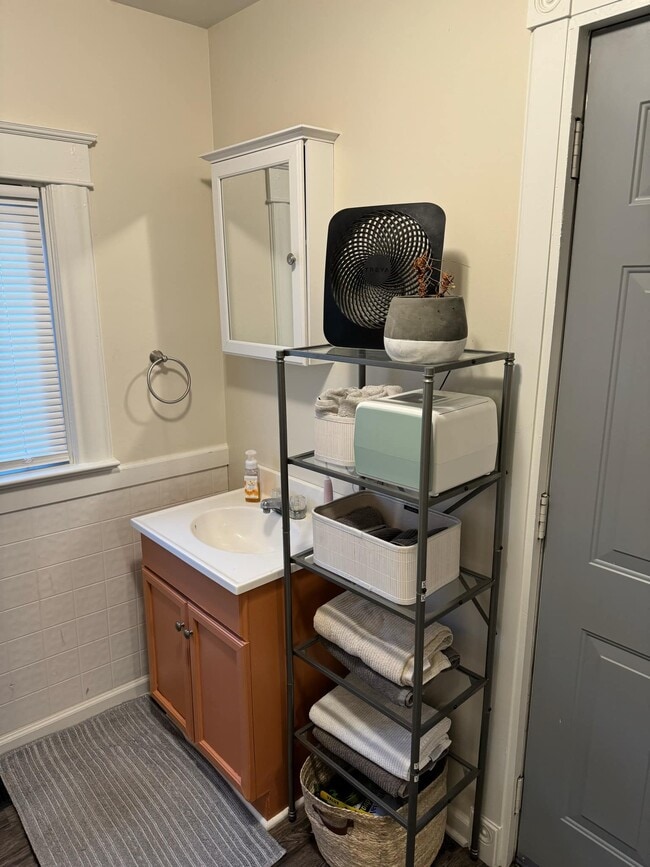 Photo - 303 S Main St