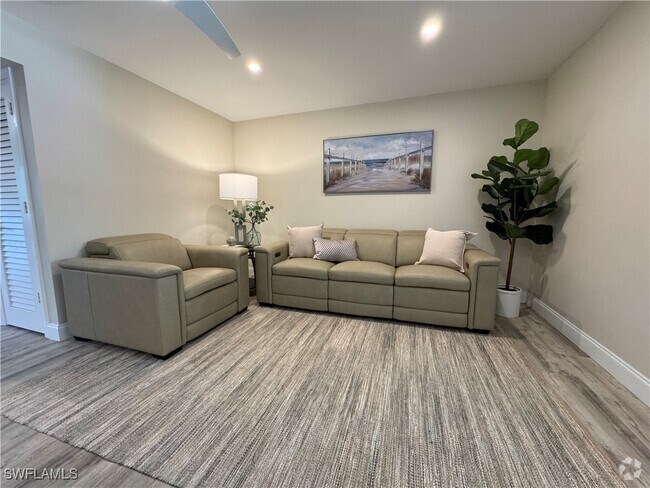 Building Photo - 788 Park Shore Dr Unit F17 Rental