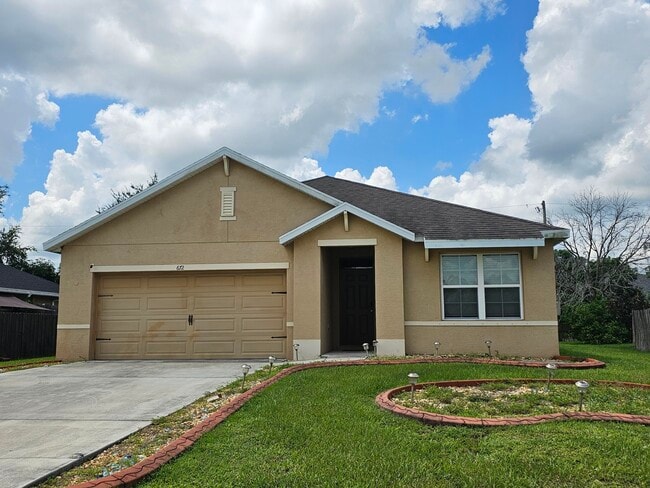 Building Photo - 672 SW Sarazen Ave Rental