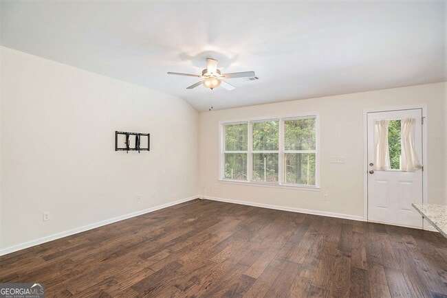 Photo - 4940 Scott Rd