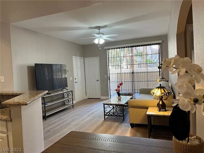 Photo - 5130 S Jones Blvd Unidad 107