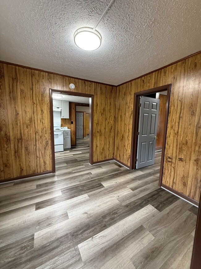 Photo - 221 Valley Pike Rd