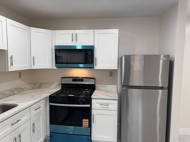1748 Jancey St Unit 4