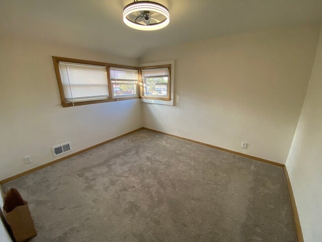 Photo - 3353 S 71st St