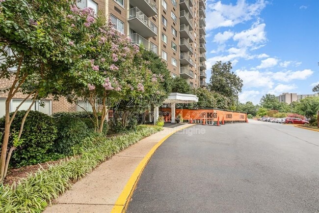Building Photo - 2059 Huntington Ave Unit 510