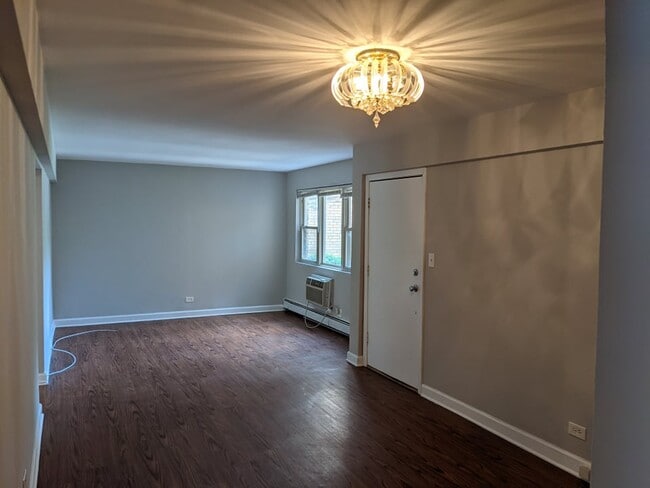 Photo - 1711 W Estes Ave Unit 1s