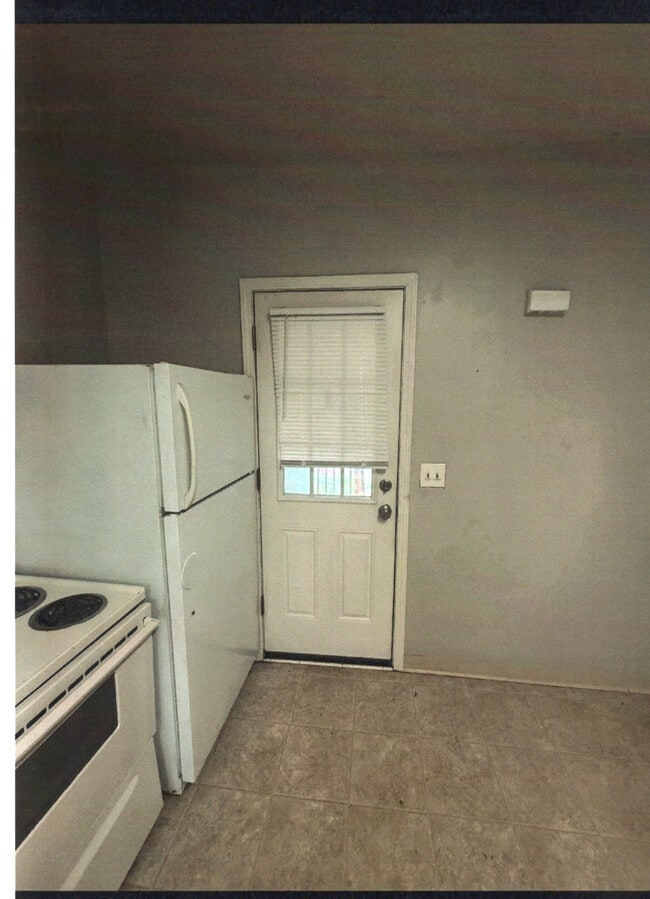 Photo - 590 Sumner St