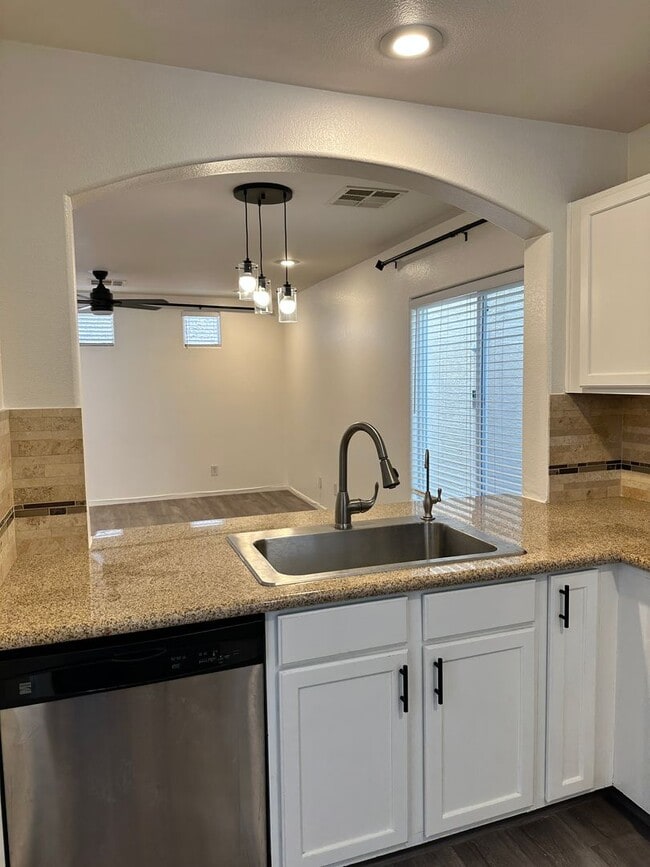Photo - 3 Bedroom/2.5 Bath Family Home