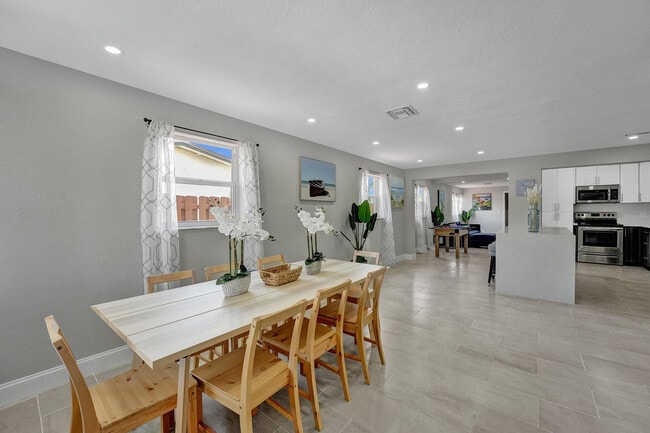Photo - 337 SW 8th Ave