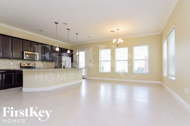 Photo - 5948 Village Center Dr