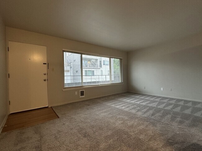 Photo - 5926 Fauntleroy Wy SW