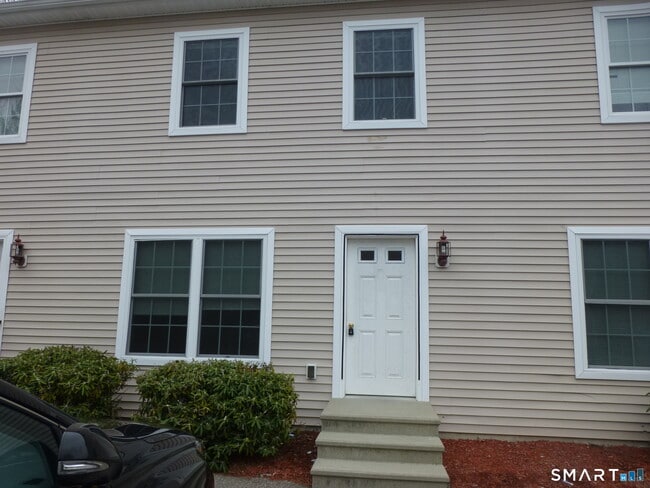 Building Photo - 245 Elizabeth St Ext