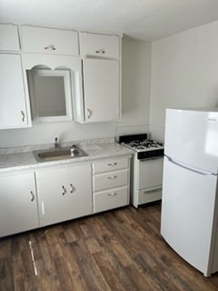 Photo - 505 W 1st St