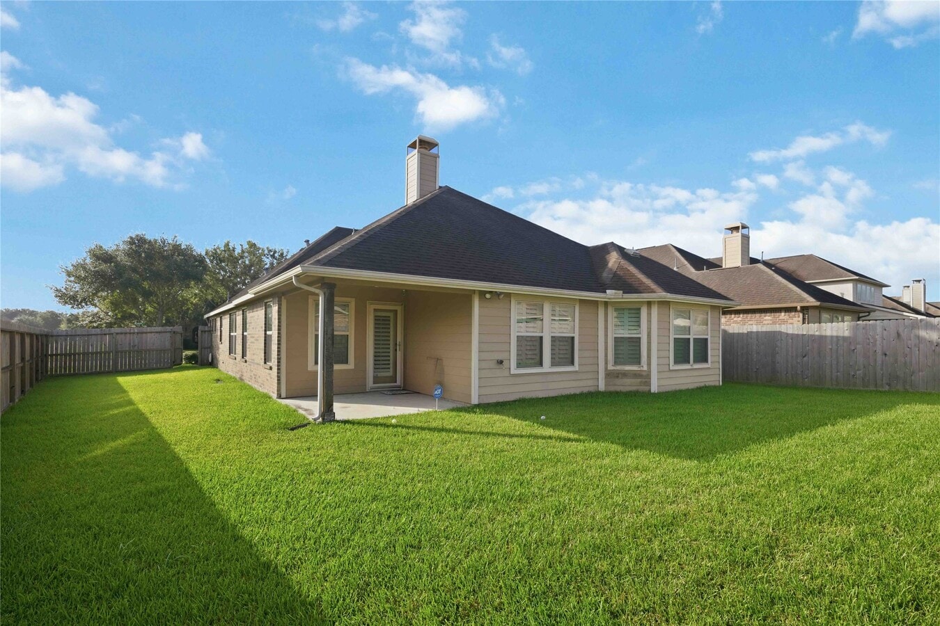 Photo - 601 Dunlavy Ln