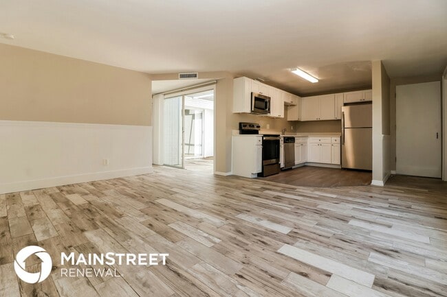 Photo - 8020 Riverside Dr N