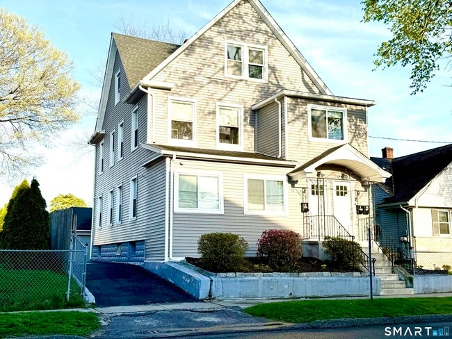 Building Photo - 7-9 Burritt Ave