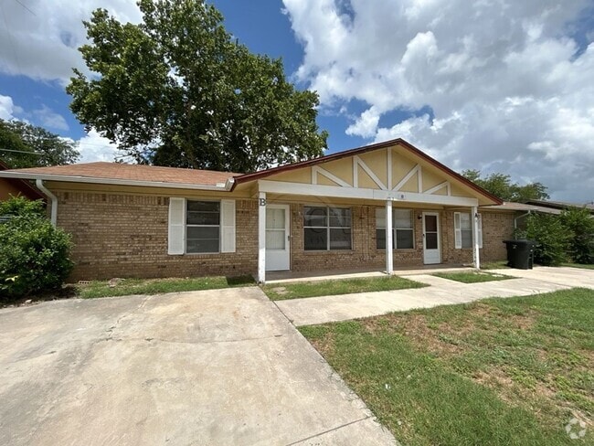 Building Photo - 1515 Janis Dr Rental