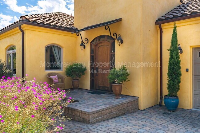 287 Laureles Grade