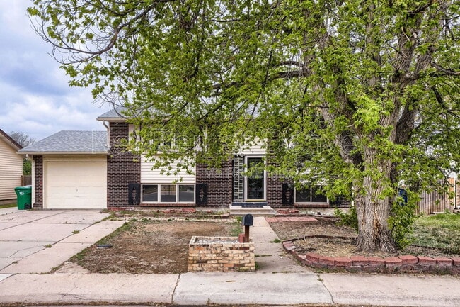 Building Photo - 949 Olathe St