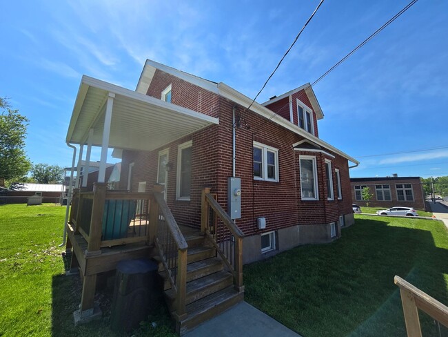 Photo - Charming 4BR/2.5BA Home in Historic Washington, MO - Walk to the Riverfront!