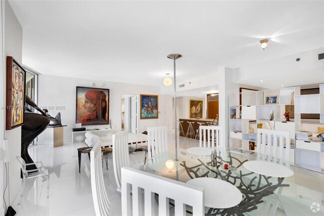 Building Photo - 475 Brickell Ave Unit 712-714 Rental