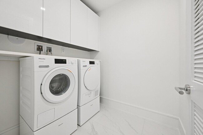 Photo - 220 Lake Shore Dr Unit 709