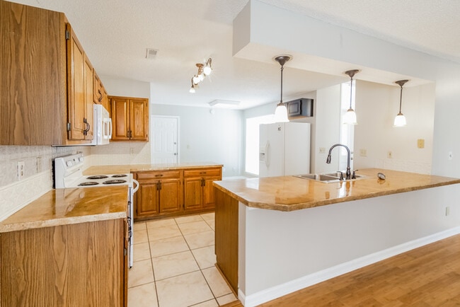 Photo - Inviting and Spacious 3 Bedroom Home in Summerville